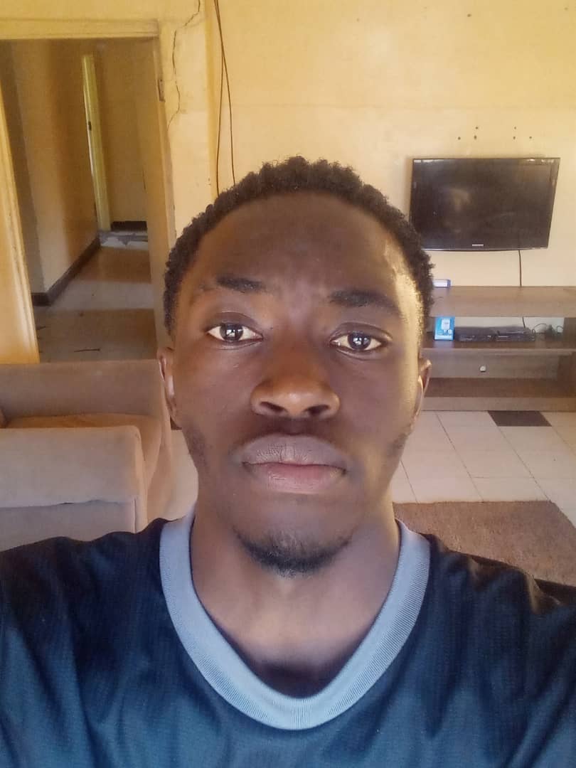 Maambo Maximilian Sinanjola